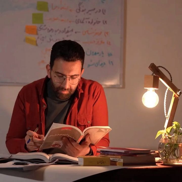 جلد کتاب صوتی طلایه دار